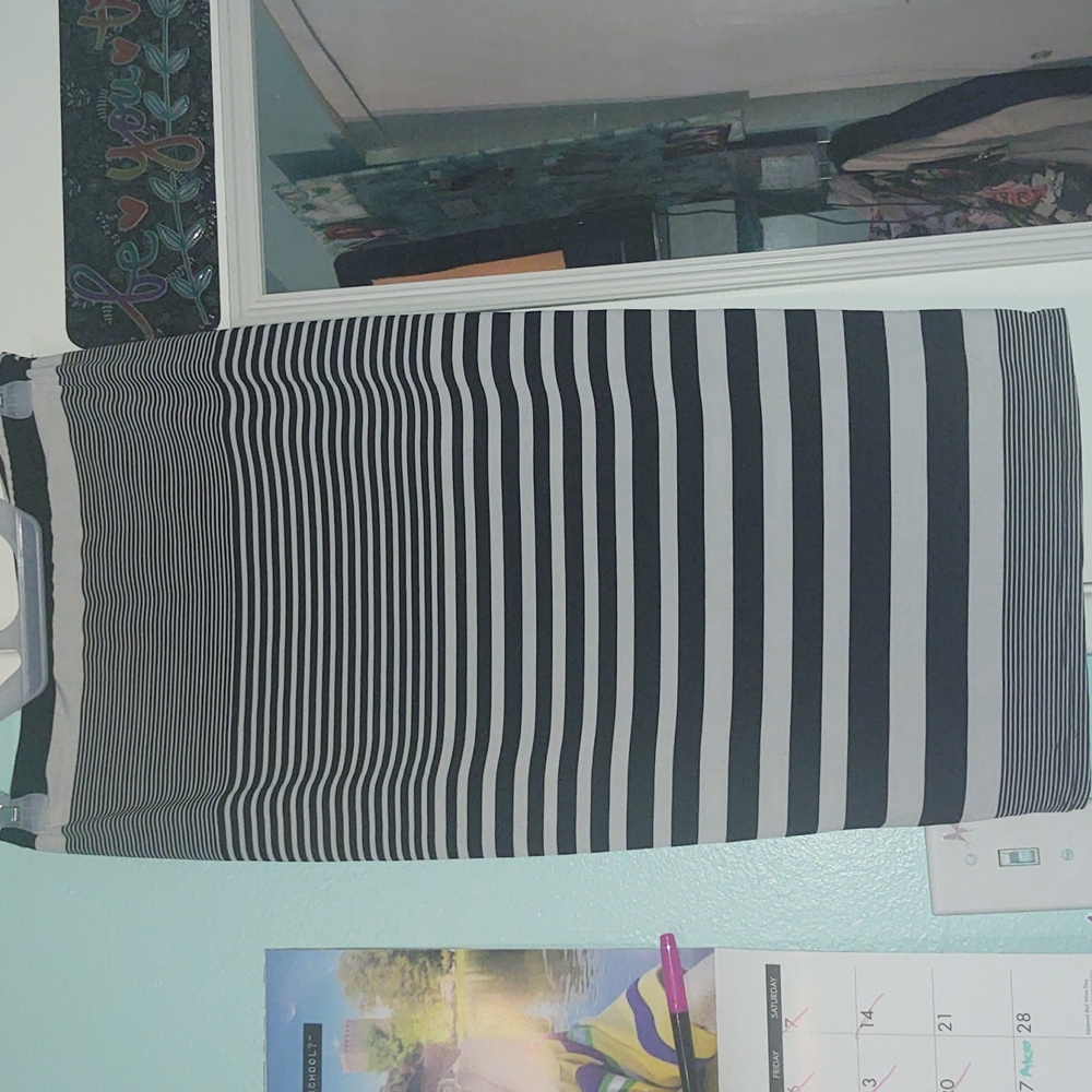 Black and white stripped pencil skirt (NEGOTIABLE)